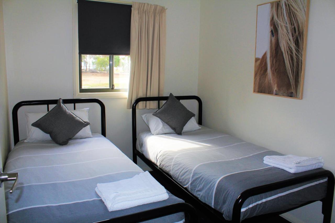 Big4 Hobart Airport Tourist Park Hotel Cambridge Buitenkant foto